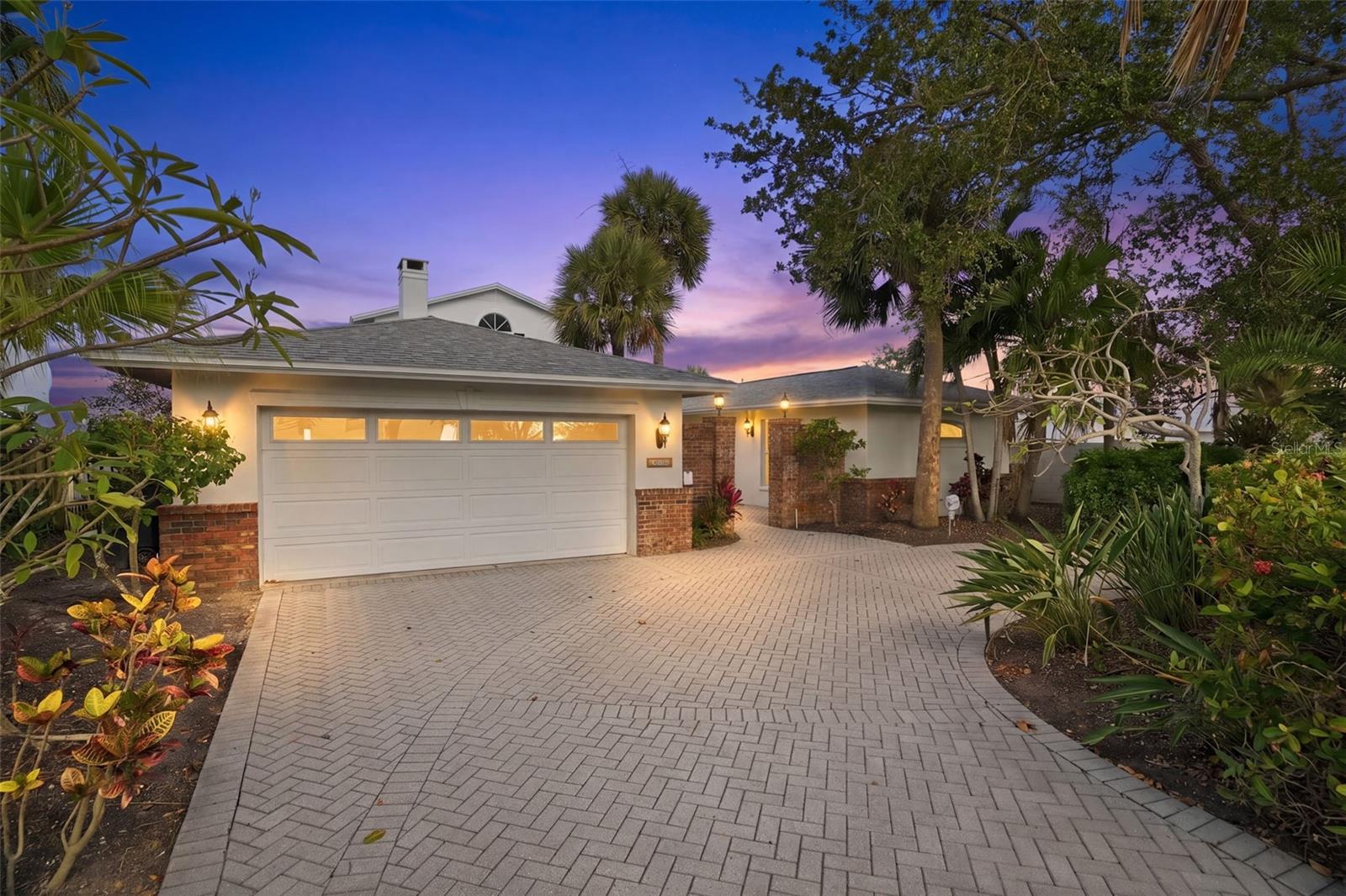 1832 Venetian Point Dr