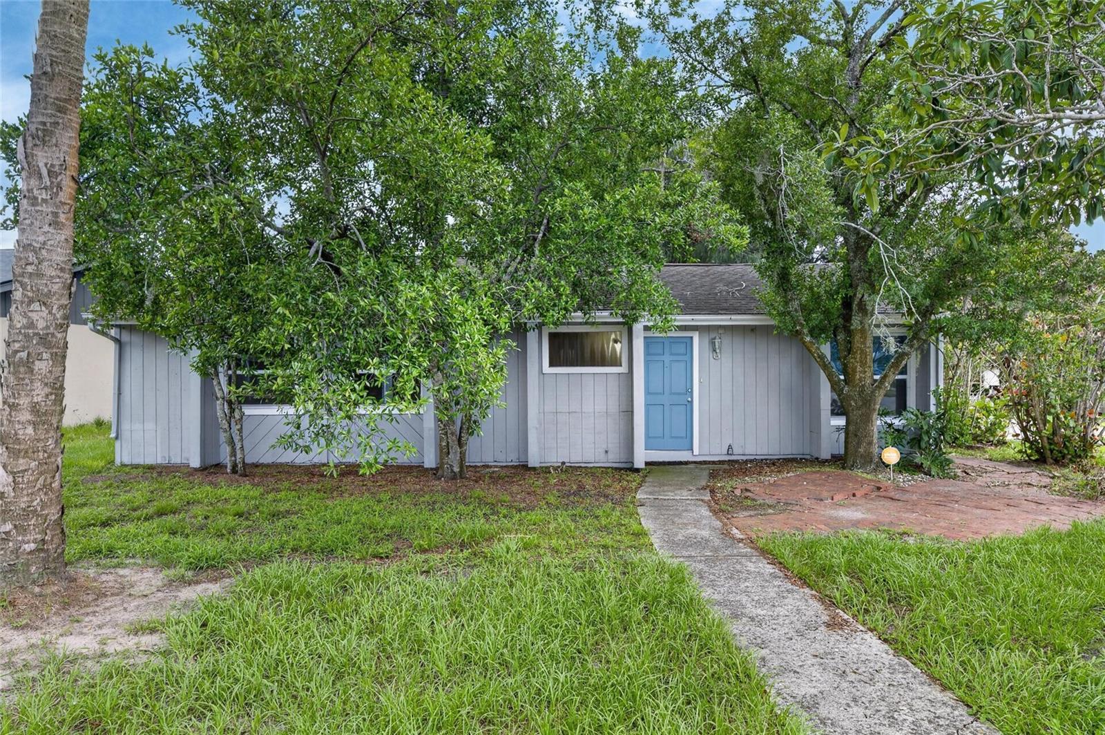 5001 Whiteway Dr