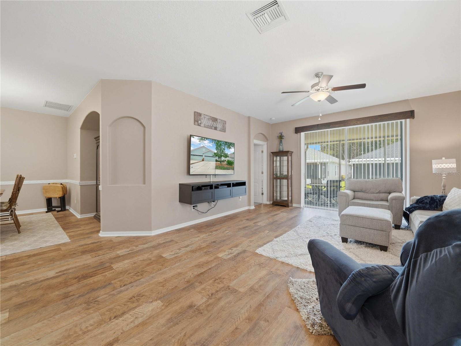 6936 Surrey Oak Dr