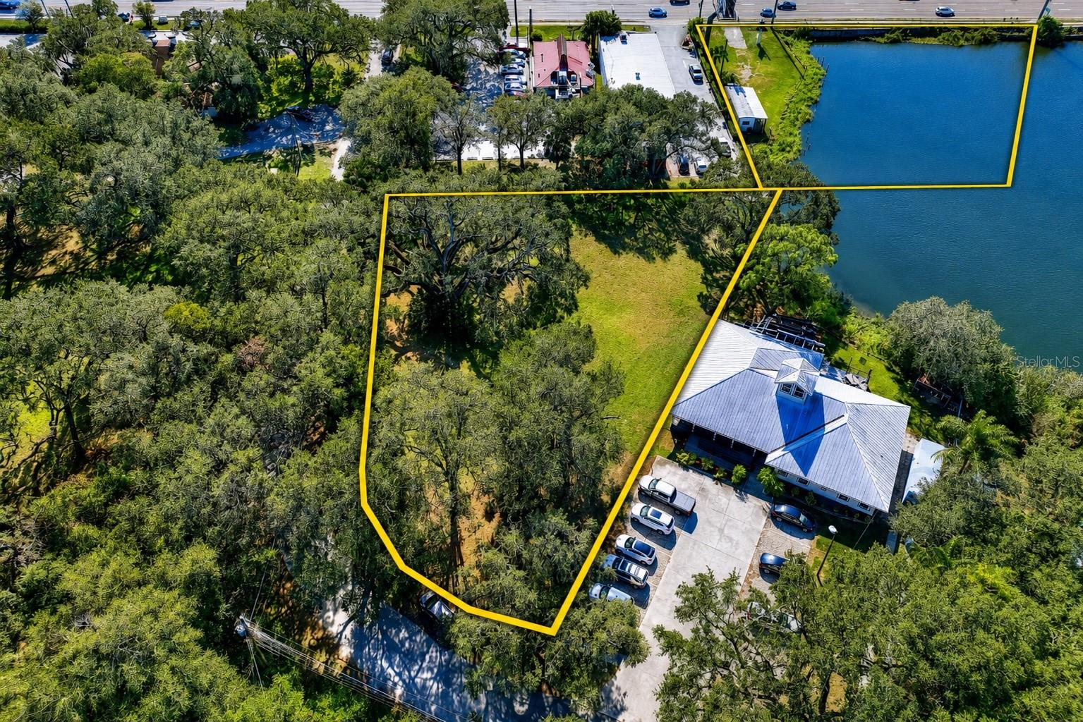 1214 W Brandon Blvd