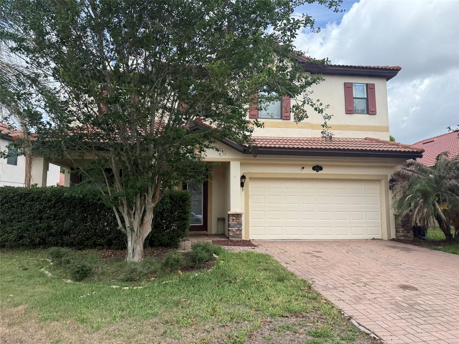 1863 Altavista Cir photo 1