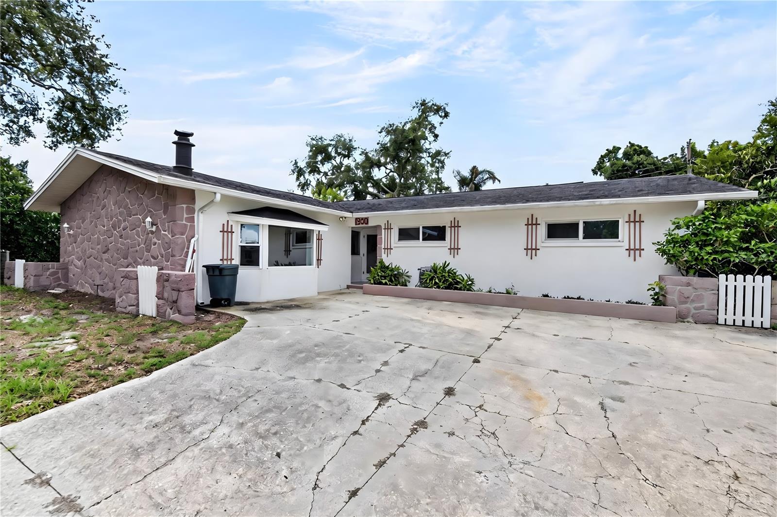 1900 Stanton Ave