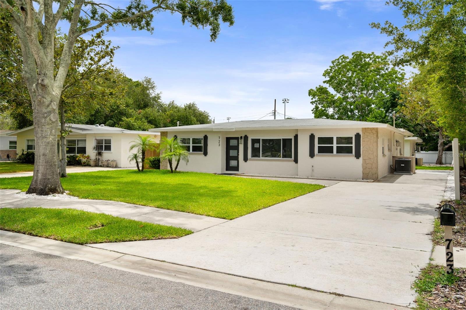 723 W Bayshore Dr