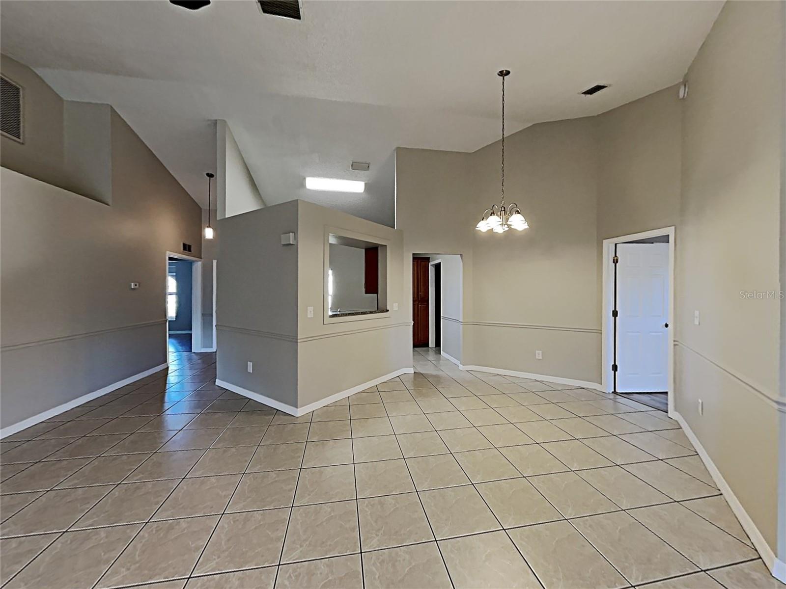 11701 Lynmoor Dr