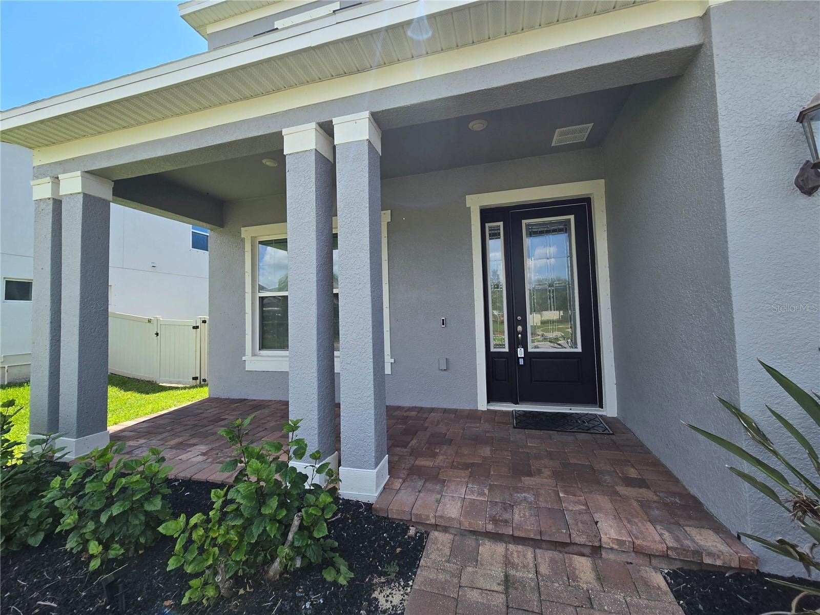 863 W Bayshore Dr
