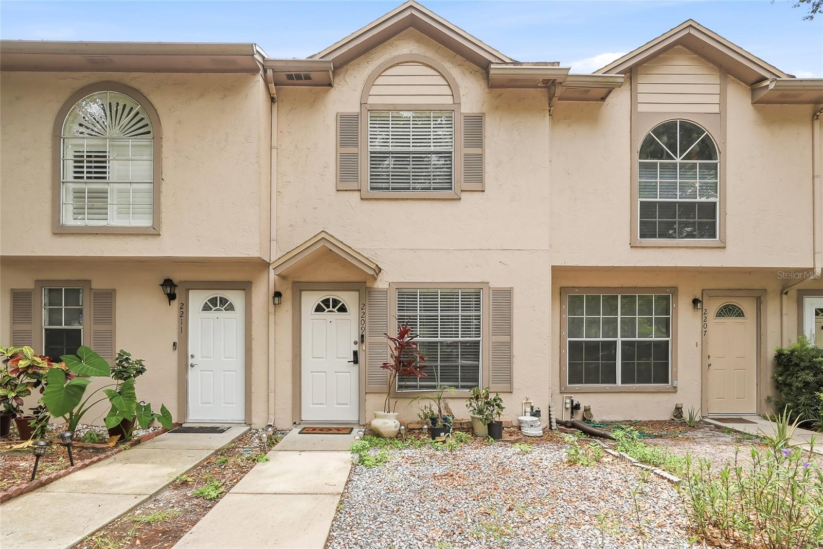 2209 Fletchers Point Cir photo 1