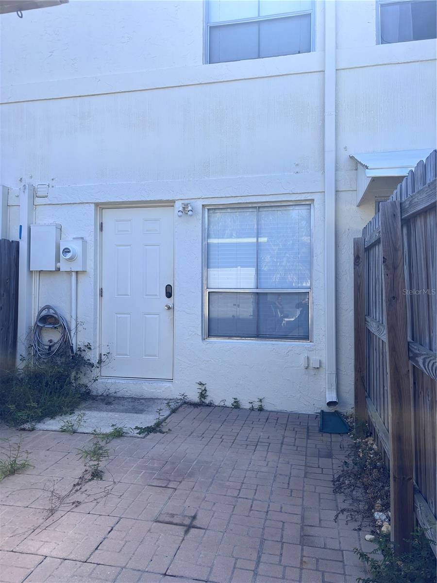 4515 LA Capri CT