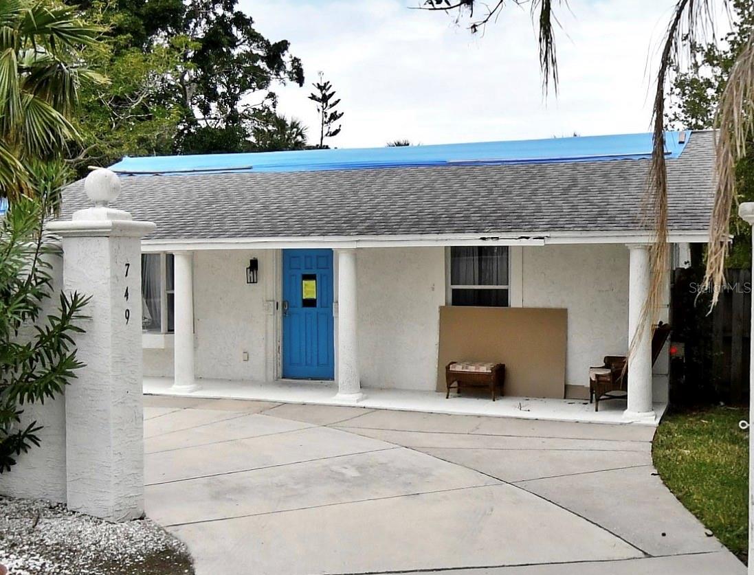 749 Siesta Dr photo 1