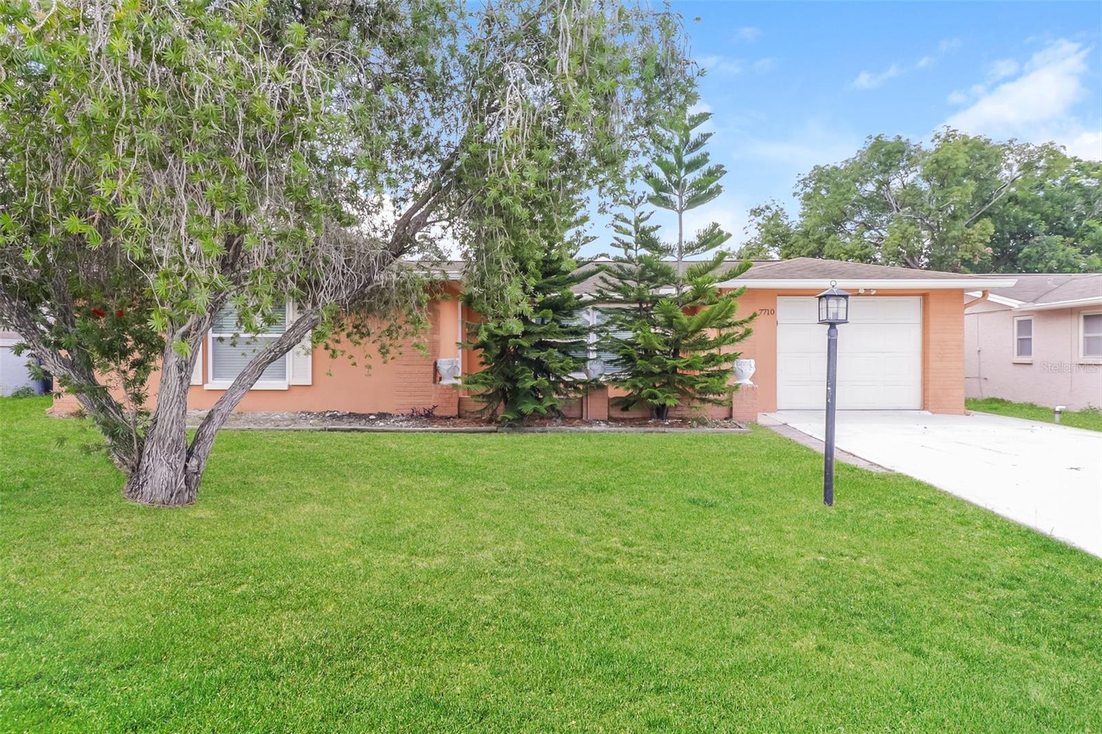 7710 Venice Dr photo 1