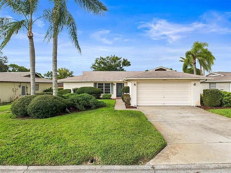 8210 Lora Del Rio Dr photo 1
