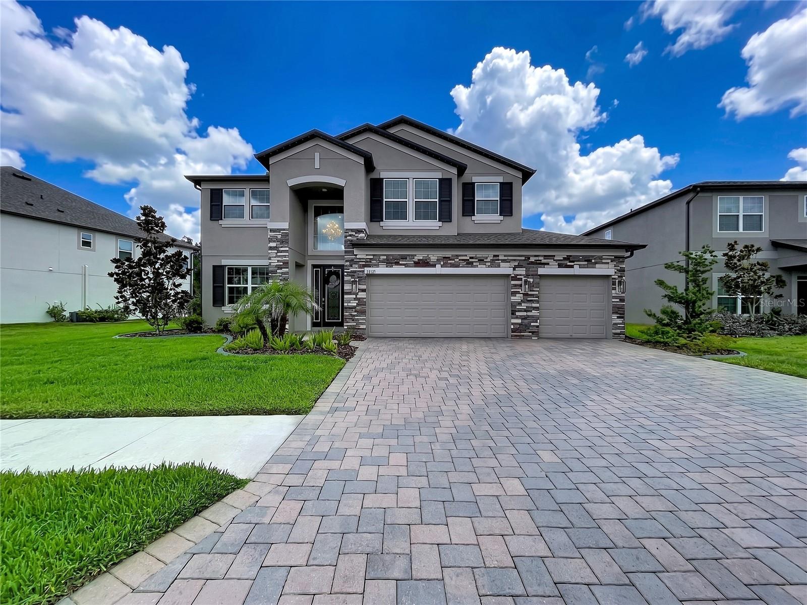 12093 Nouveau Ave