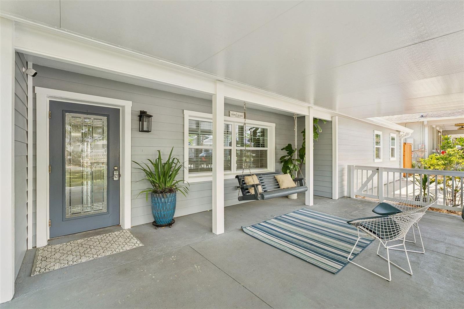 302 W Comanche Ave