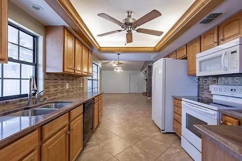 7528 River Country Dr