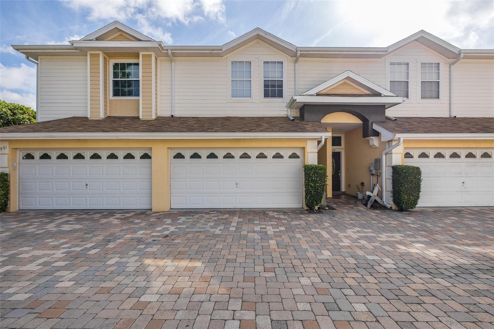 2989 Estancia Pl