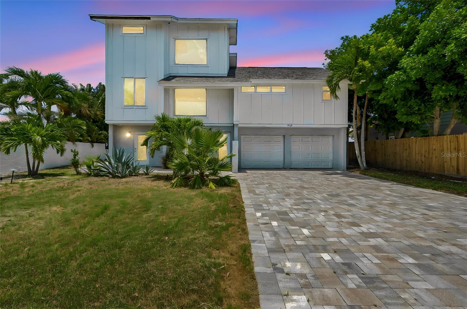 970 Boca Ciega Isle Dr photo 1