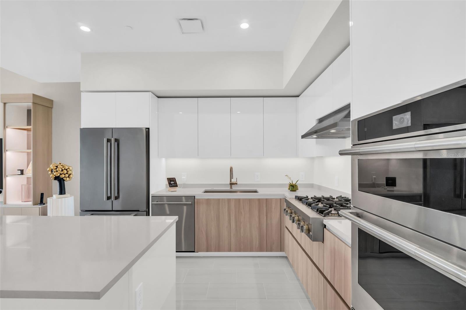 400 Central Ave #2705