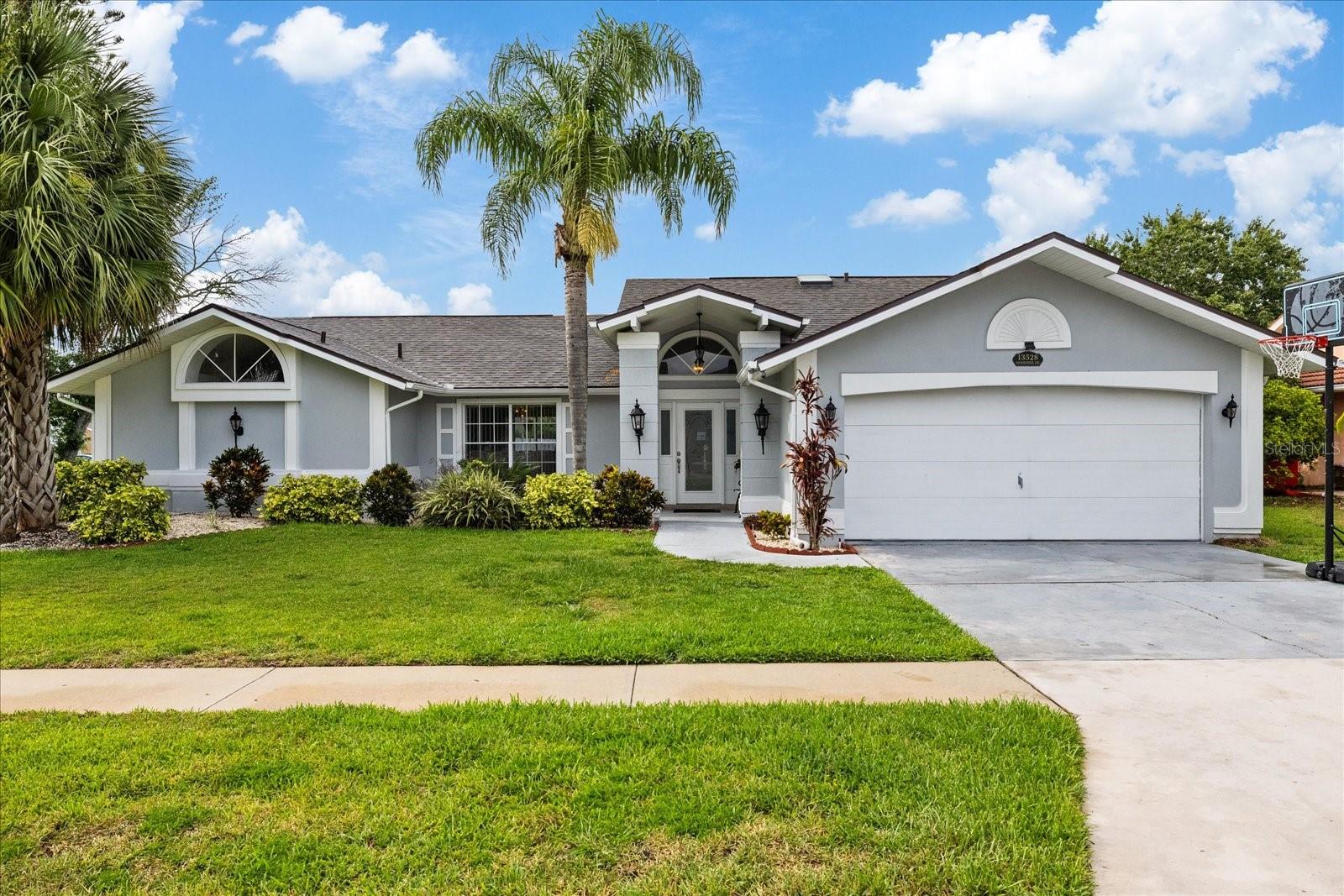 13528 Woodside Dr