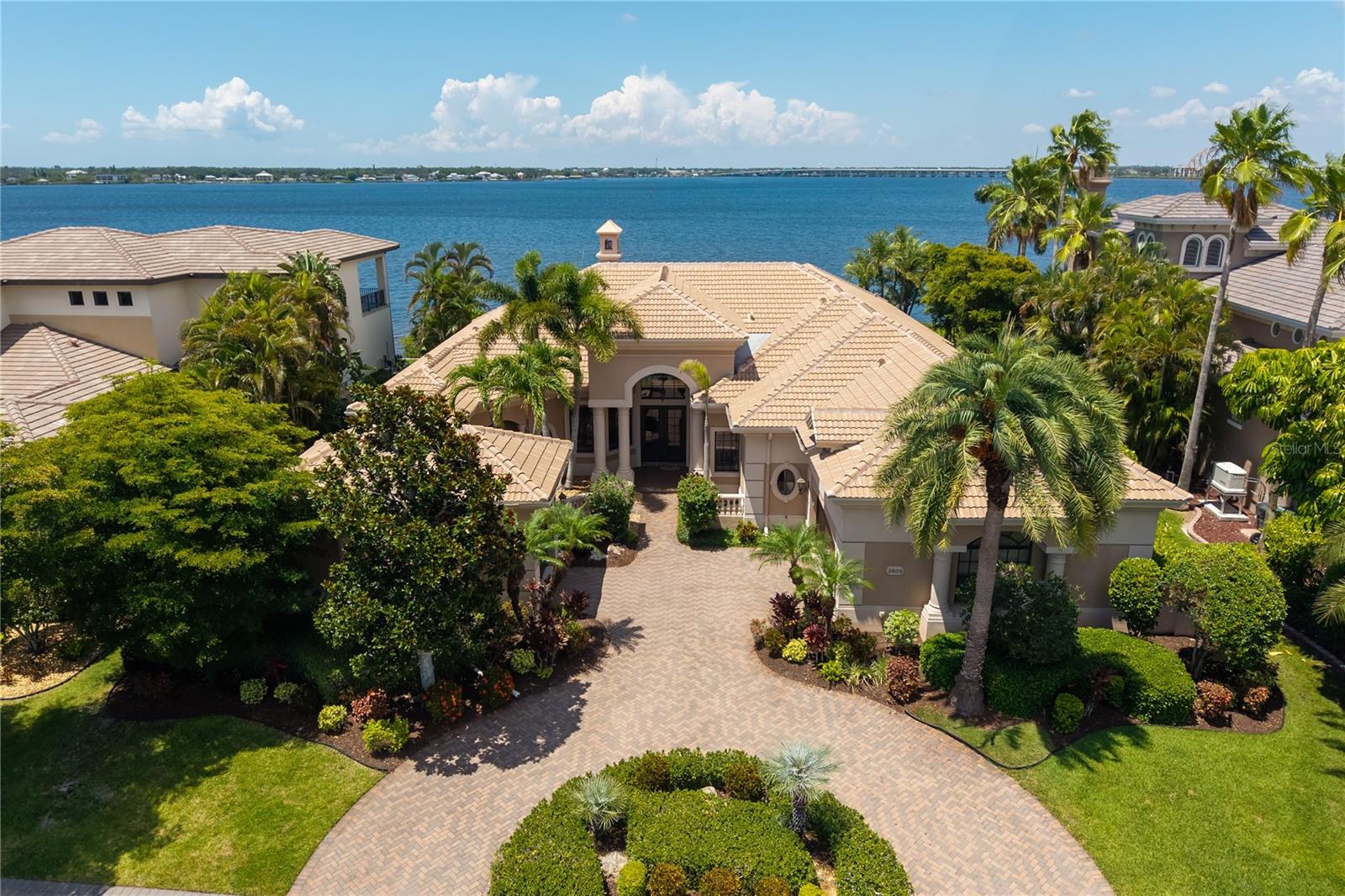 3803 Hawk Island Dr photo 1
