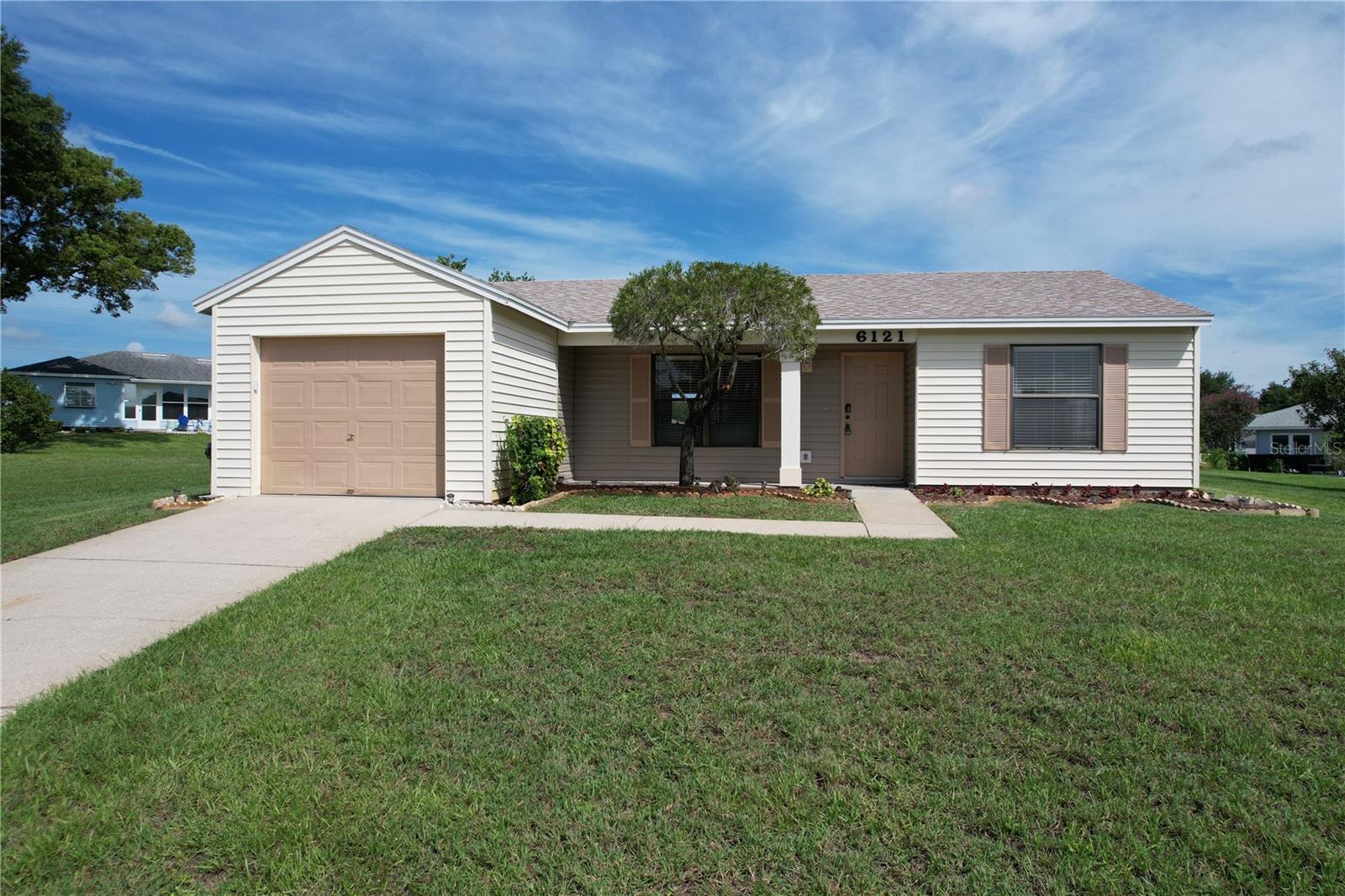 6121 Kittiwake Dr