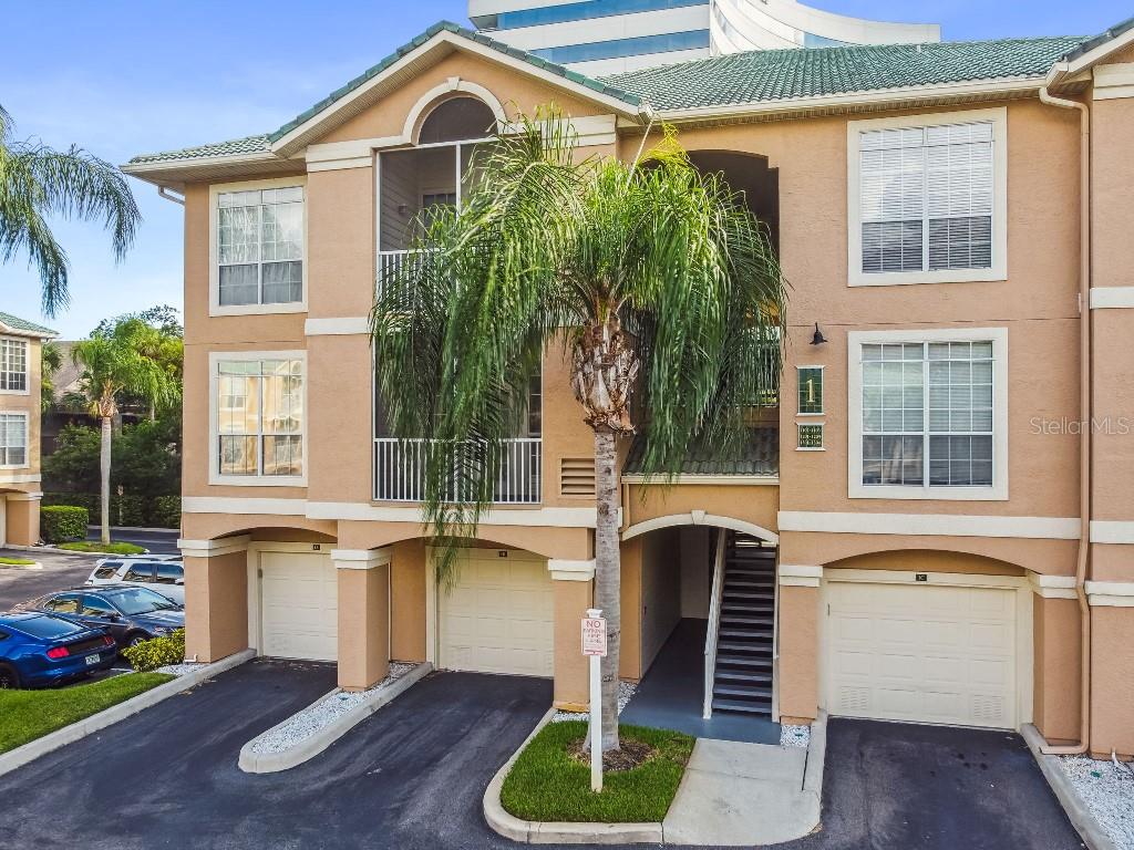 1201 Bay Club Cir photo 1