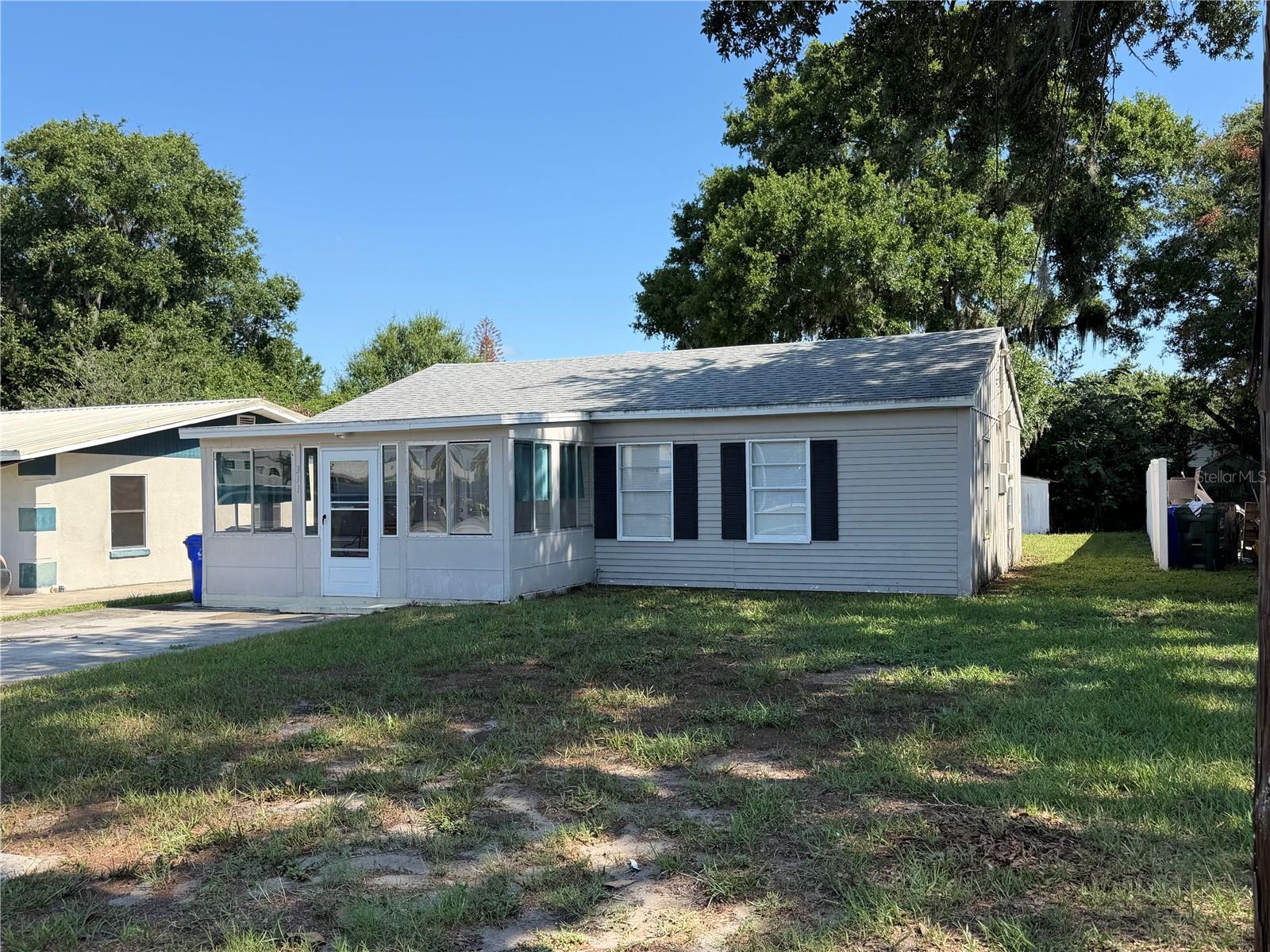 311 W Bella Vista St