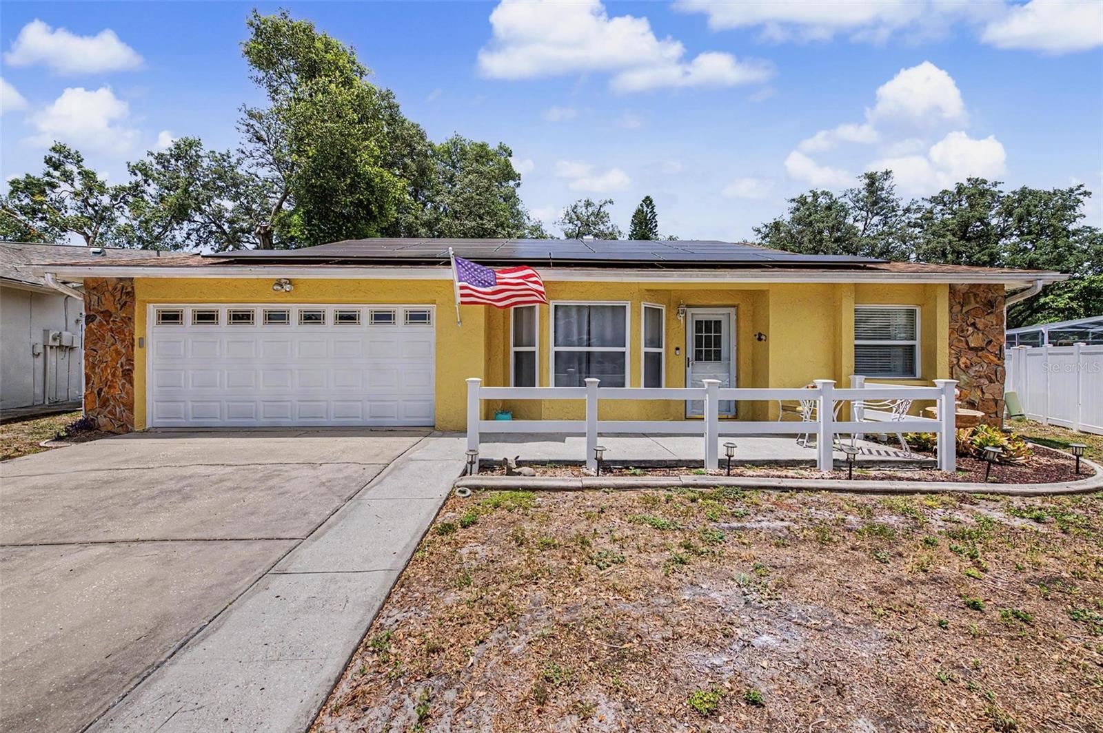 6325 SE Sarah Ln