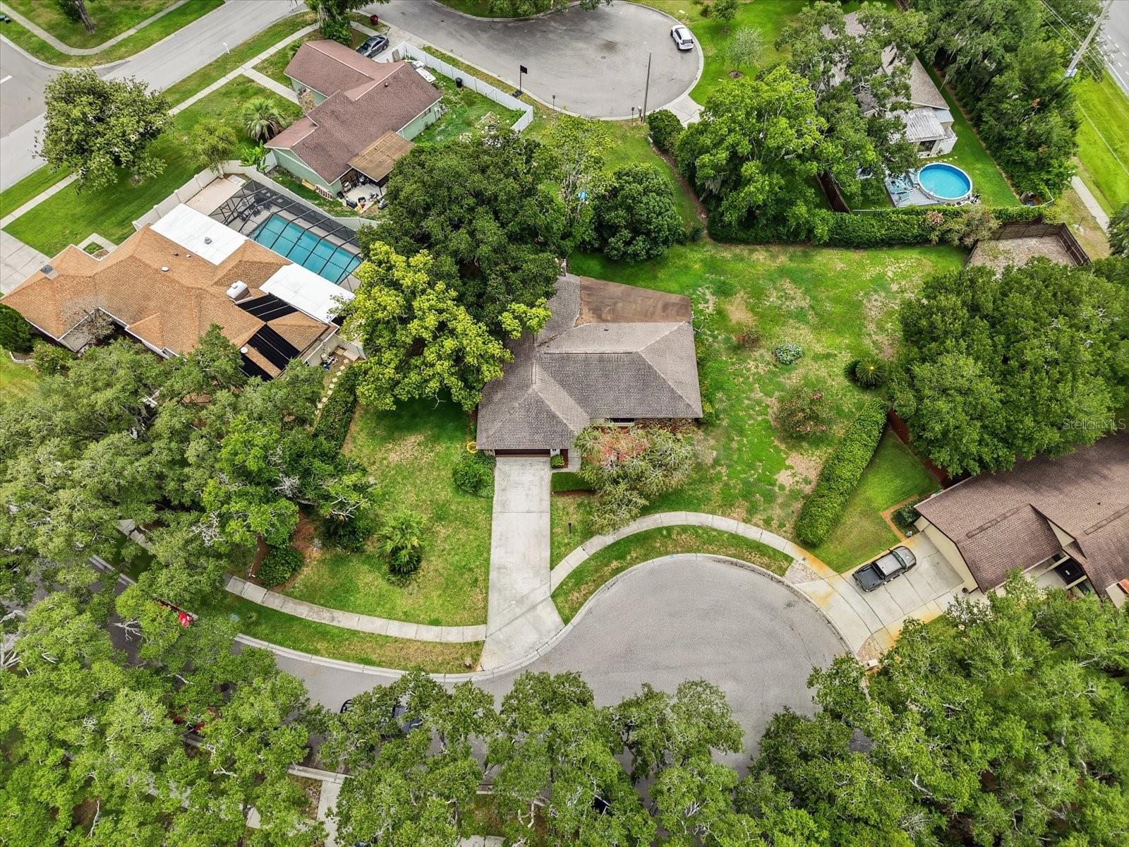 1405 Laurel CT photo 1