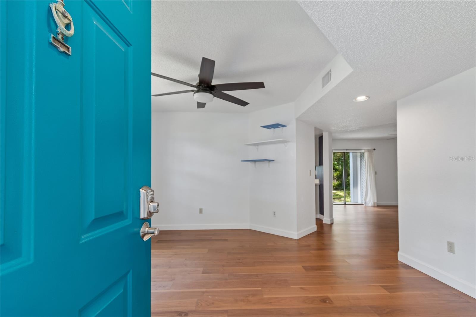 11800 Park Blvd #401
