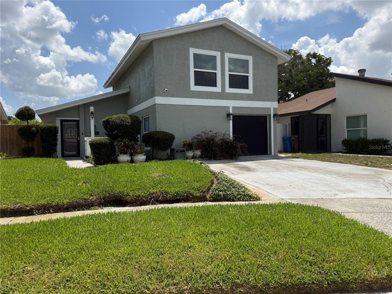 10009 Regal Woods Ln photo 1
