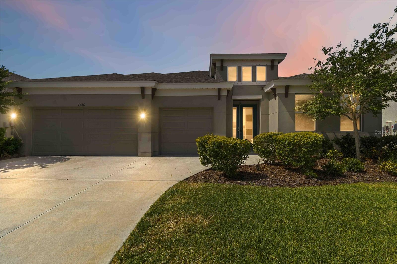 7526 Paradiso Dr photo 1
