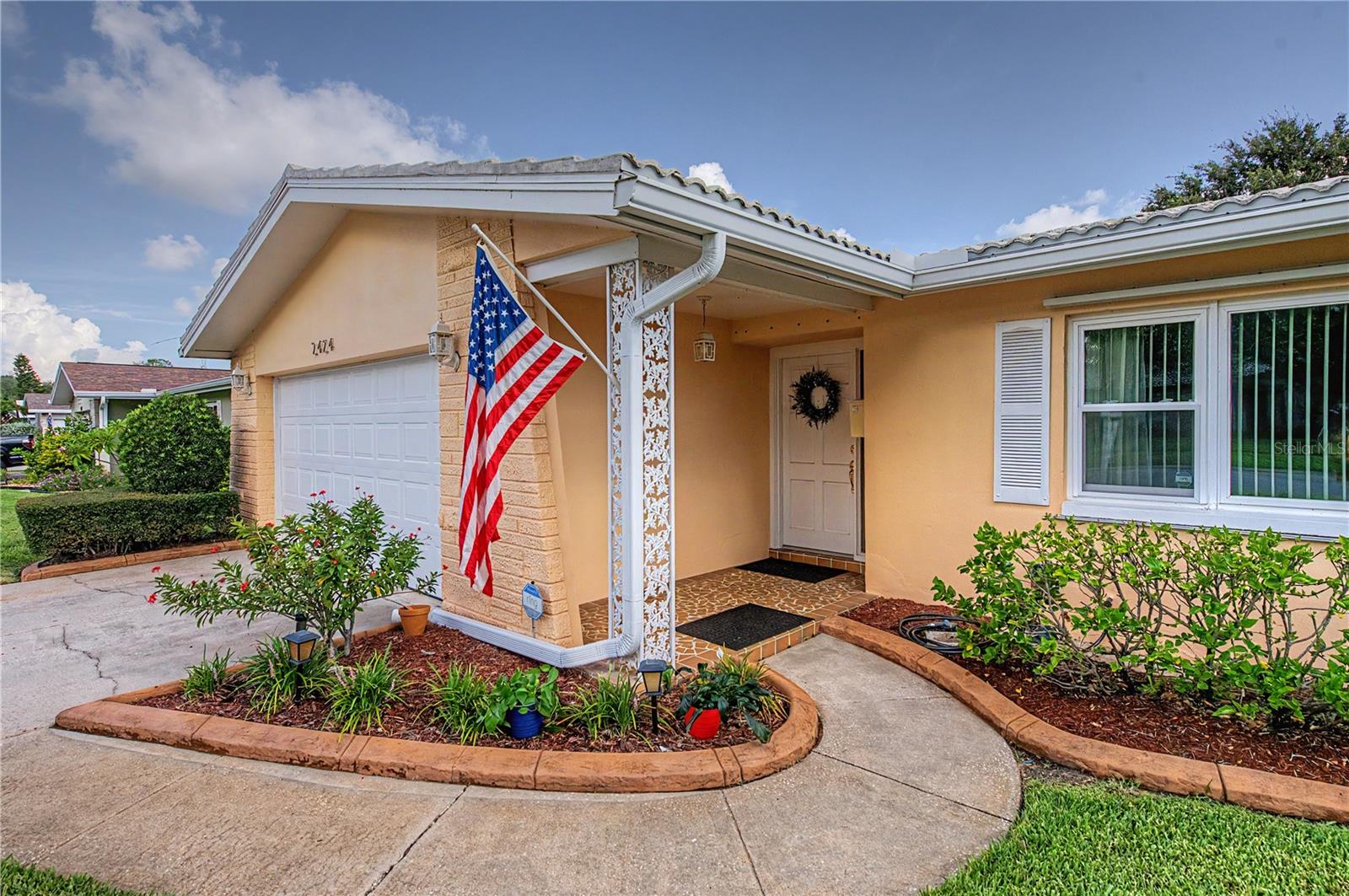 2424 Fairbanks Dr