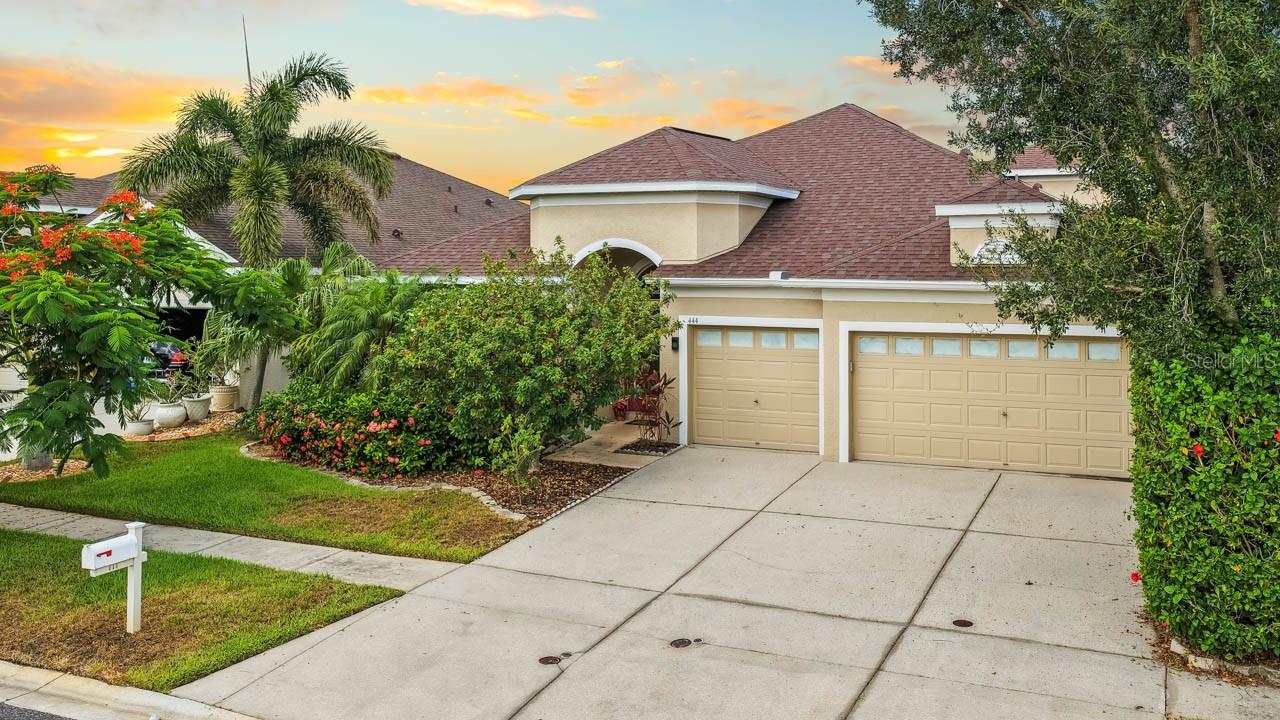 444 York Dale Dr photo 1