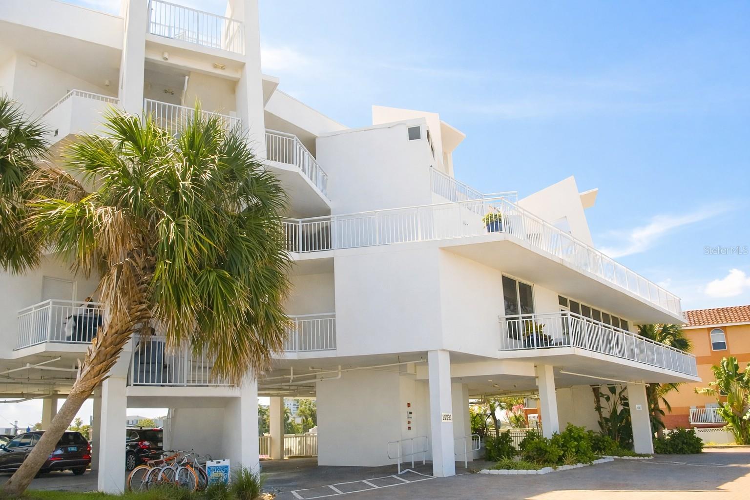 10091 Gulf Blvd #203E