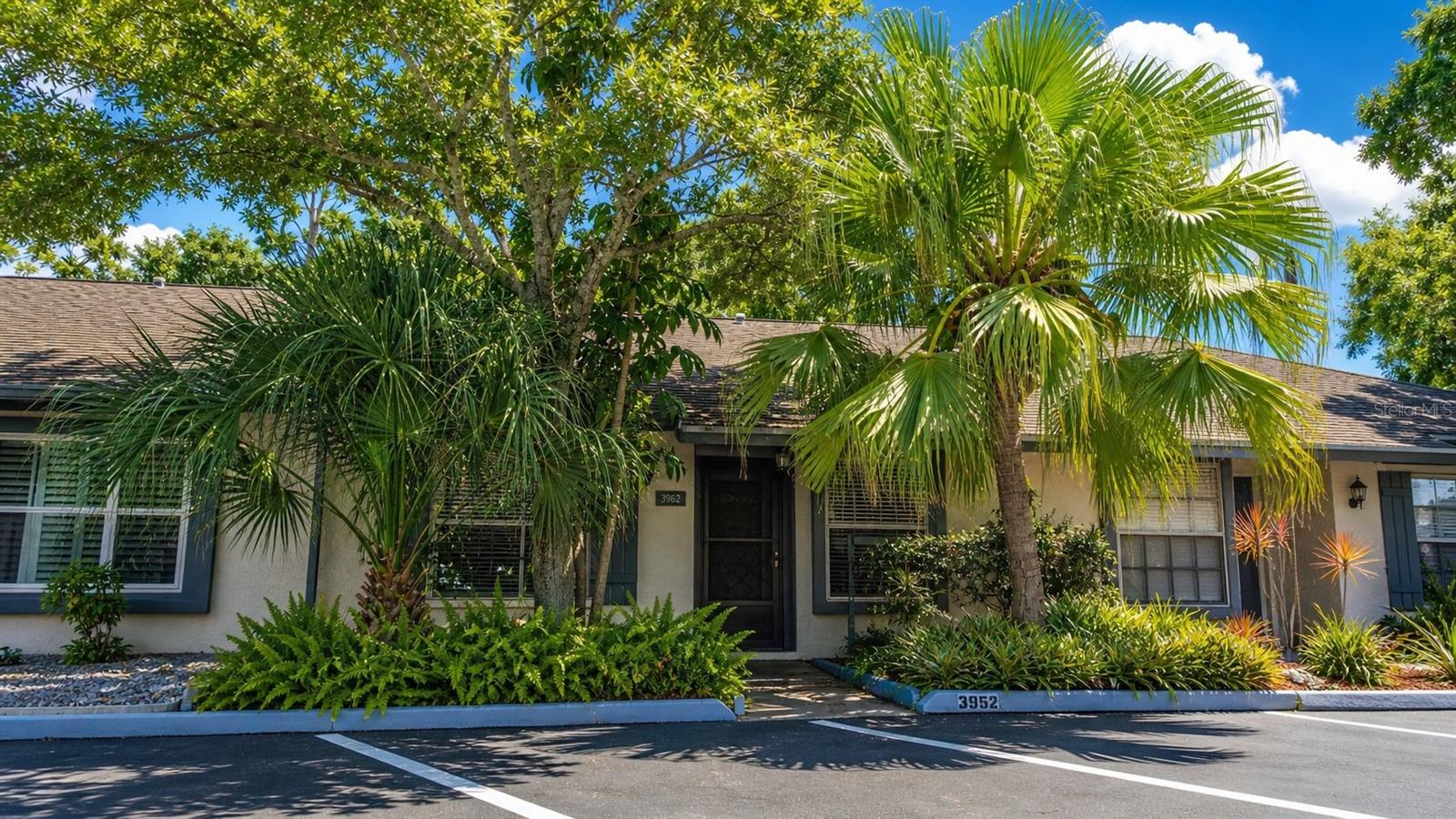 3962 LA Costa Ln