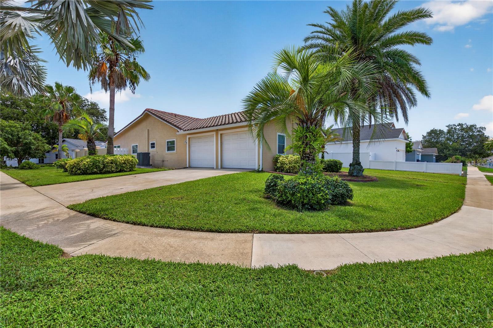 4831 Blue Jay Cir photo 1