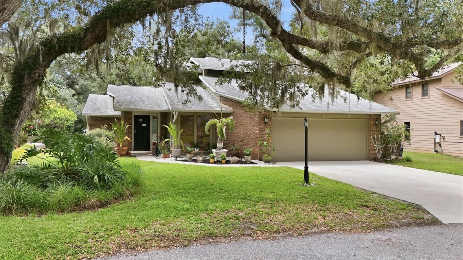 1063 Greystone Ln