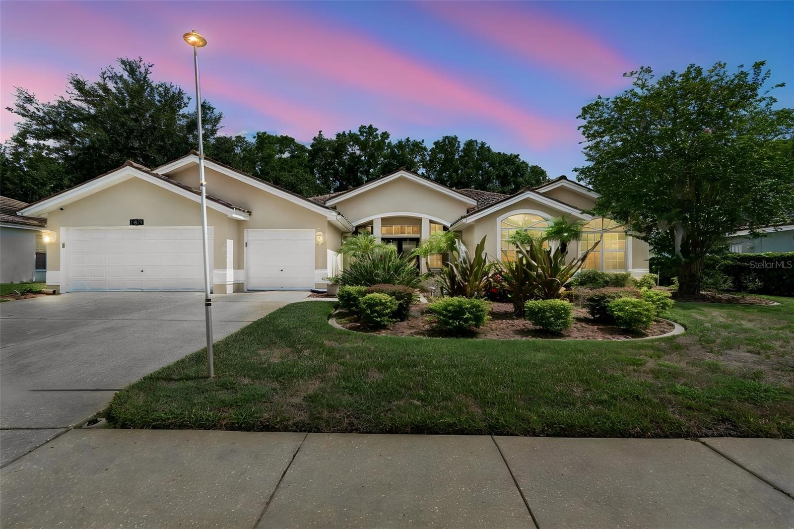 1230 Berkshire Ln photo 1