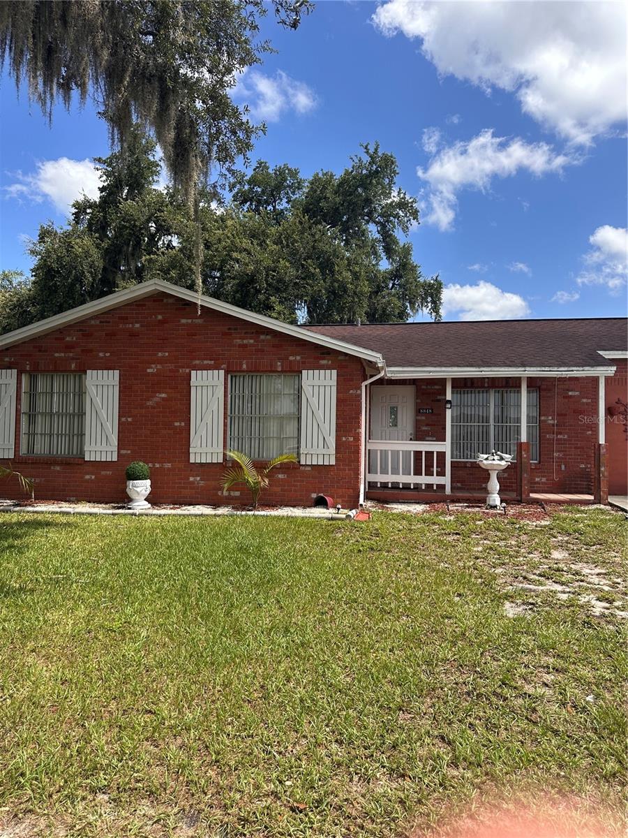8848 Oak Cir
