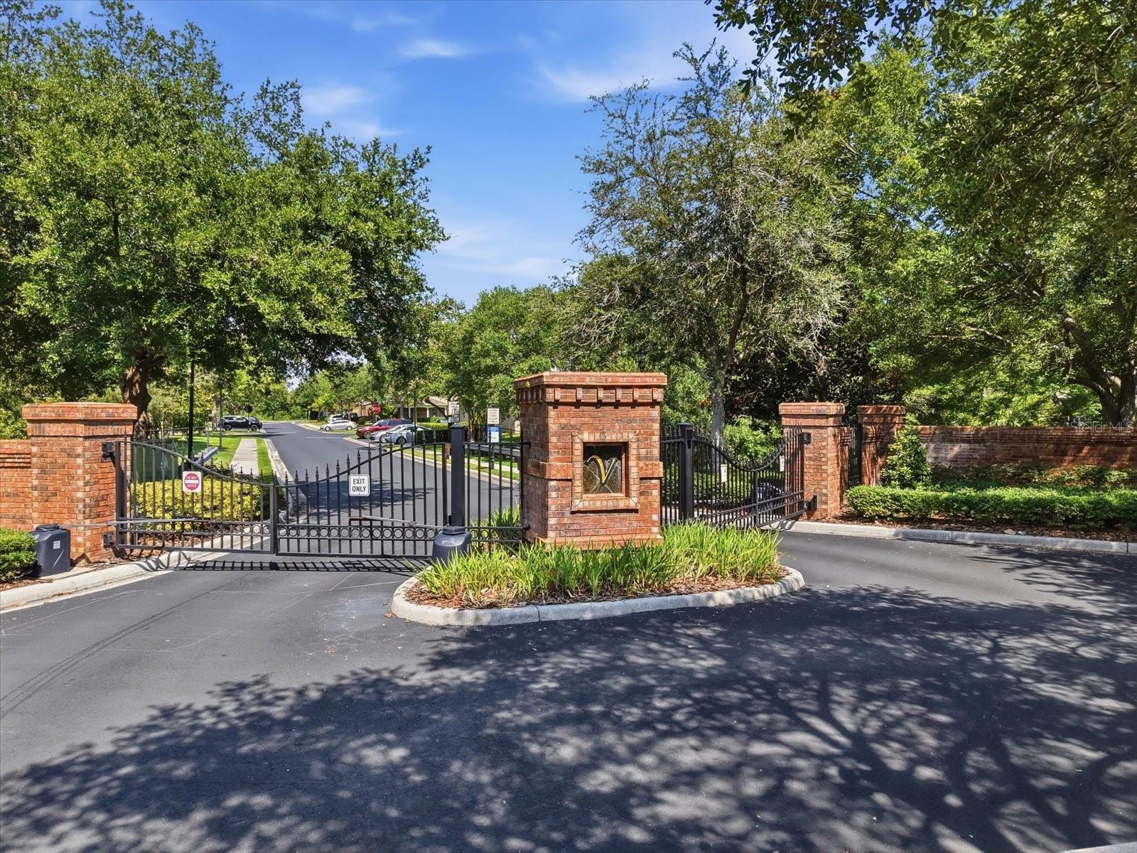 4611 Pond Ridge Dr
