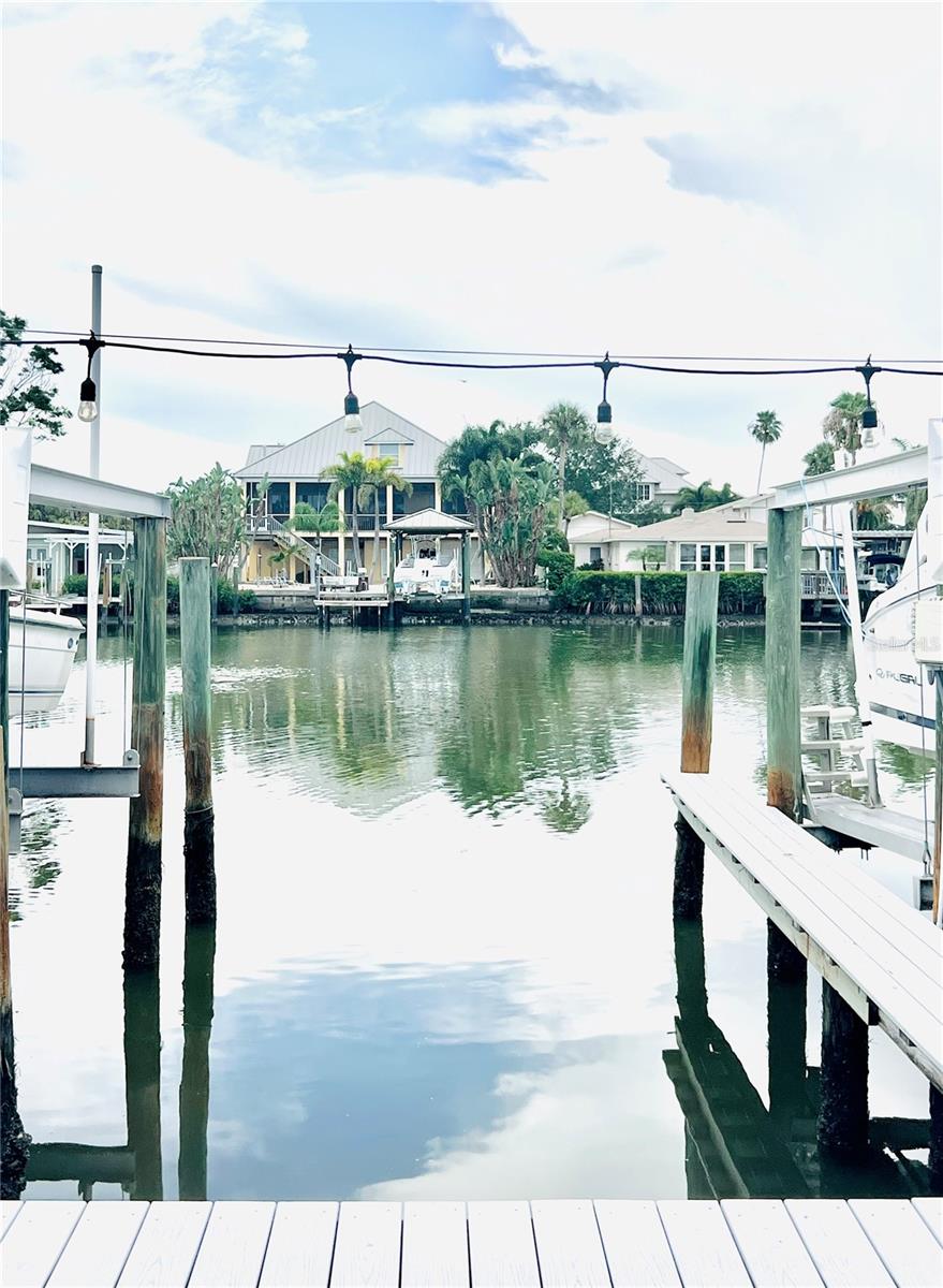 300 Venetian Dr #2