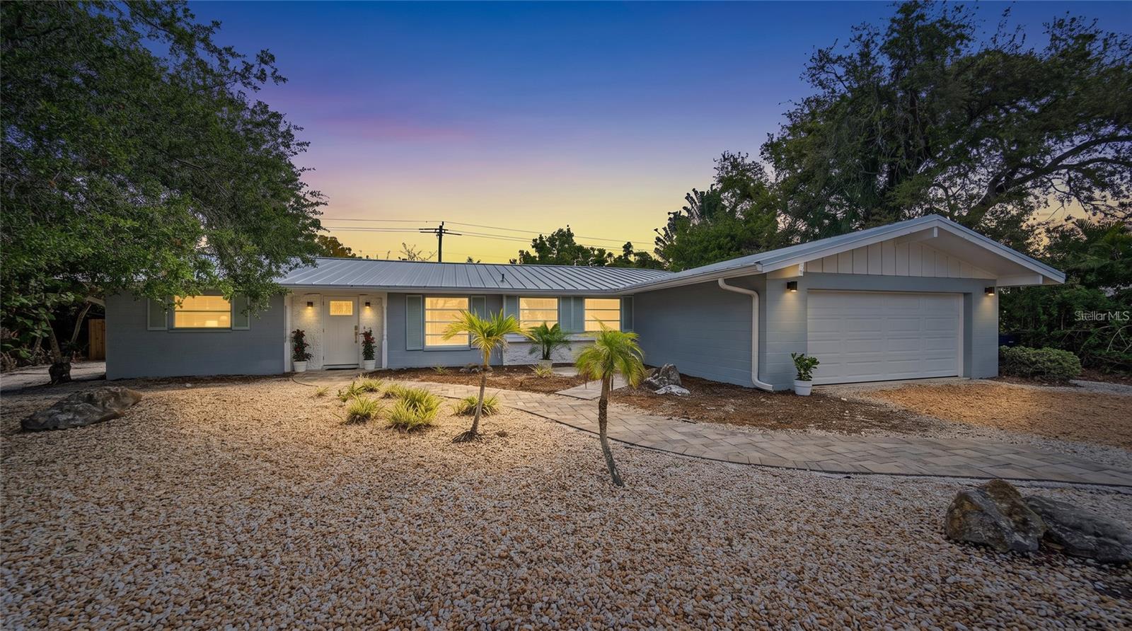 611 Venice Ln photo 1