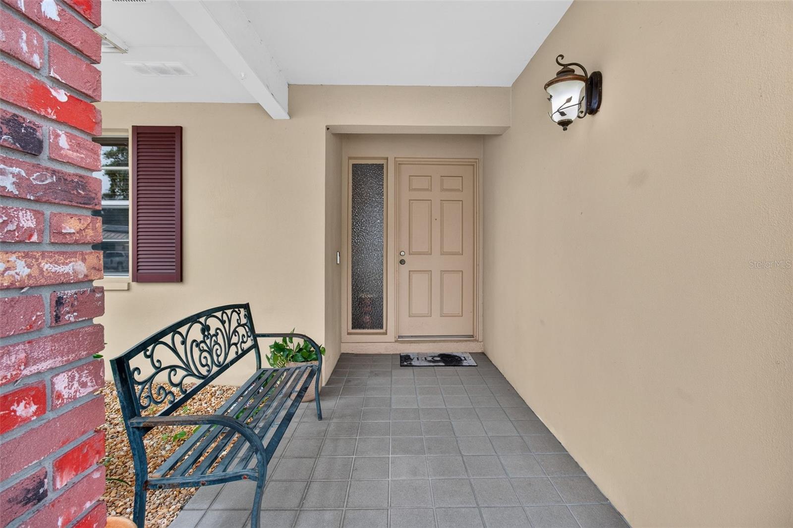 2221 Colonial Dr