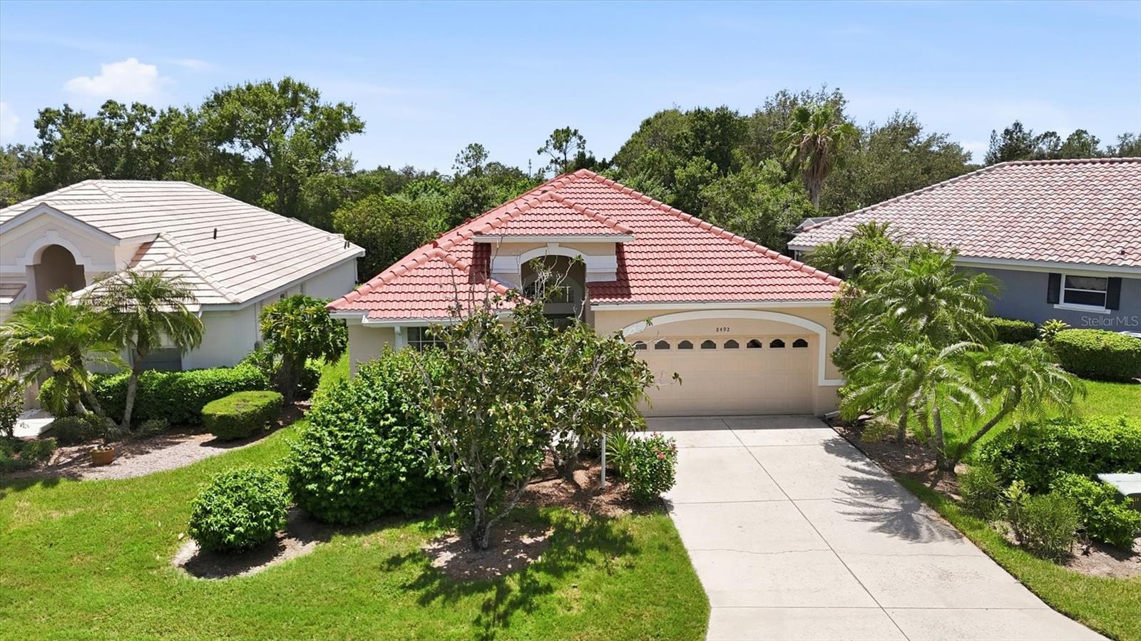 8492 Idlewood CT photo 1