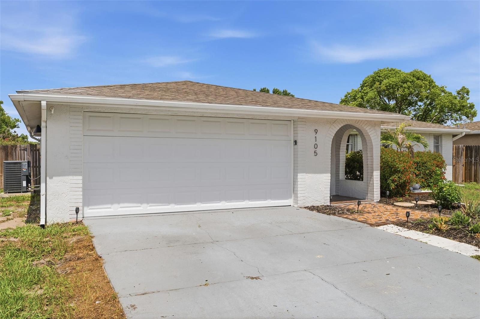 9105 Hunt Club Ln photo 1