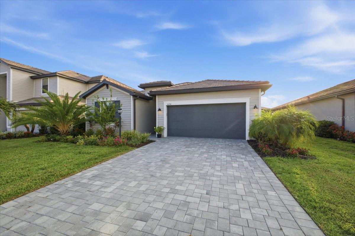 5250 Coral Reef Way