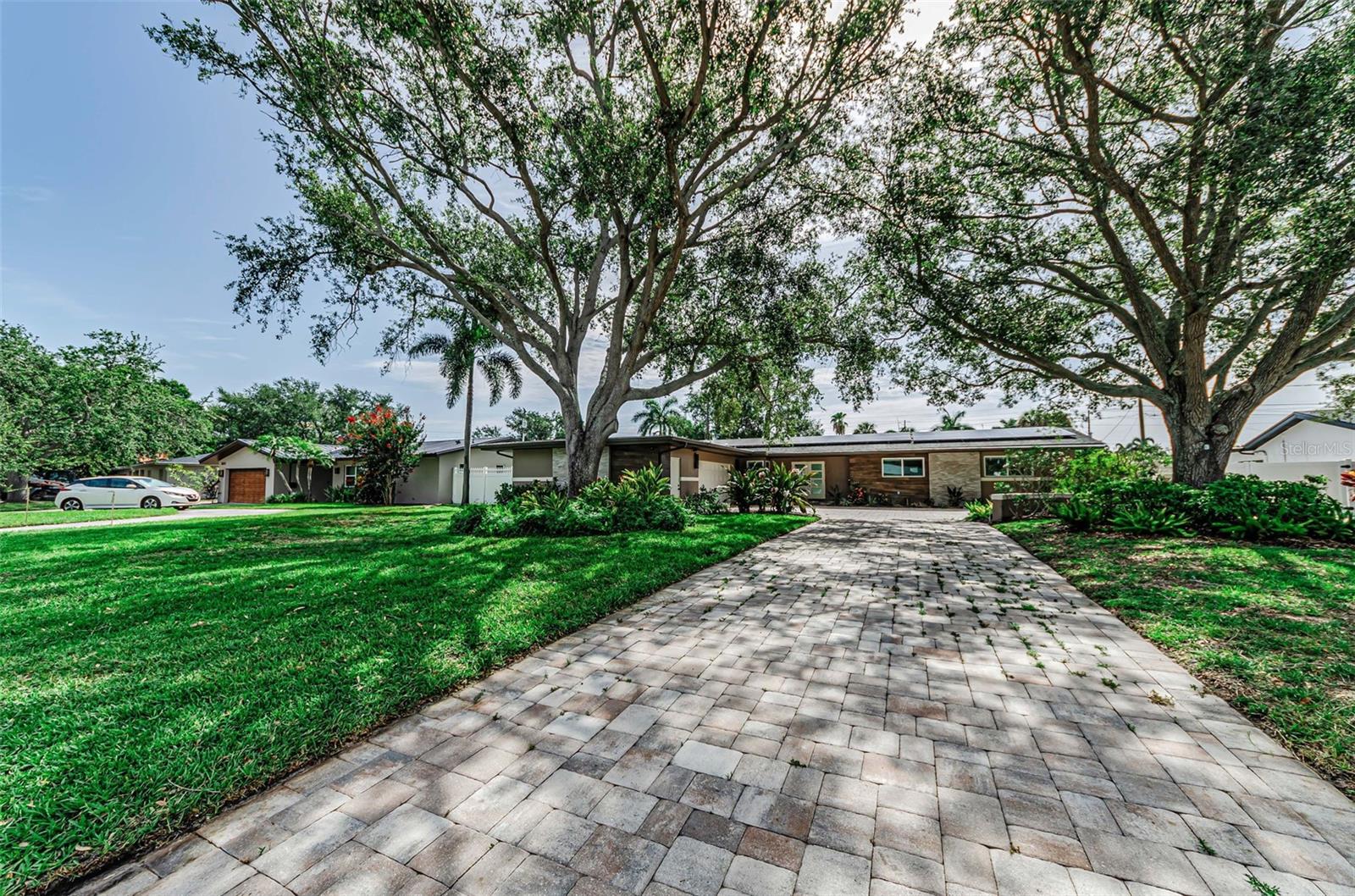 861 Rafael Blvd NE