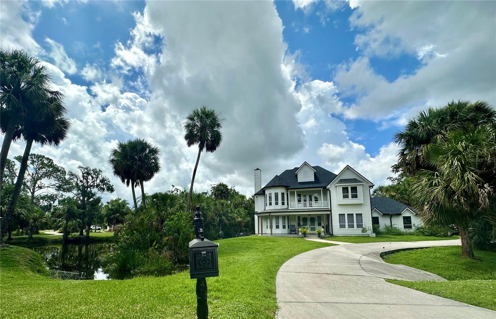 1587 Firethorne Lakes Dr