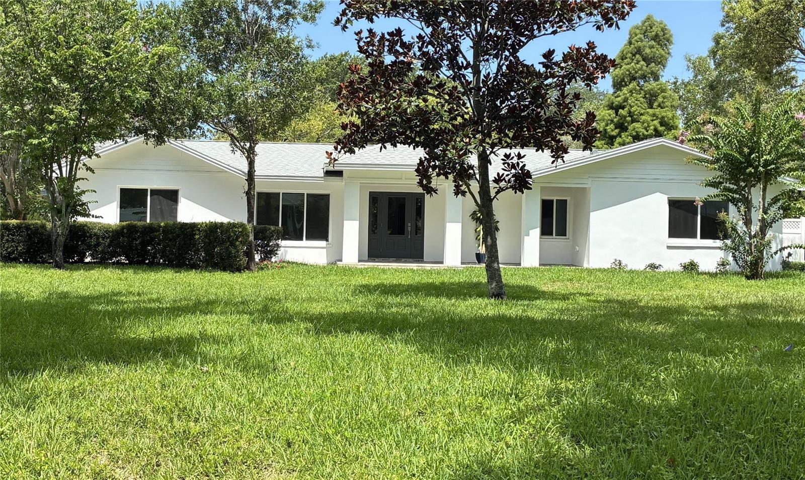 1646 Robin Hood Ln