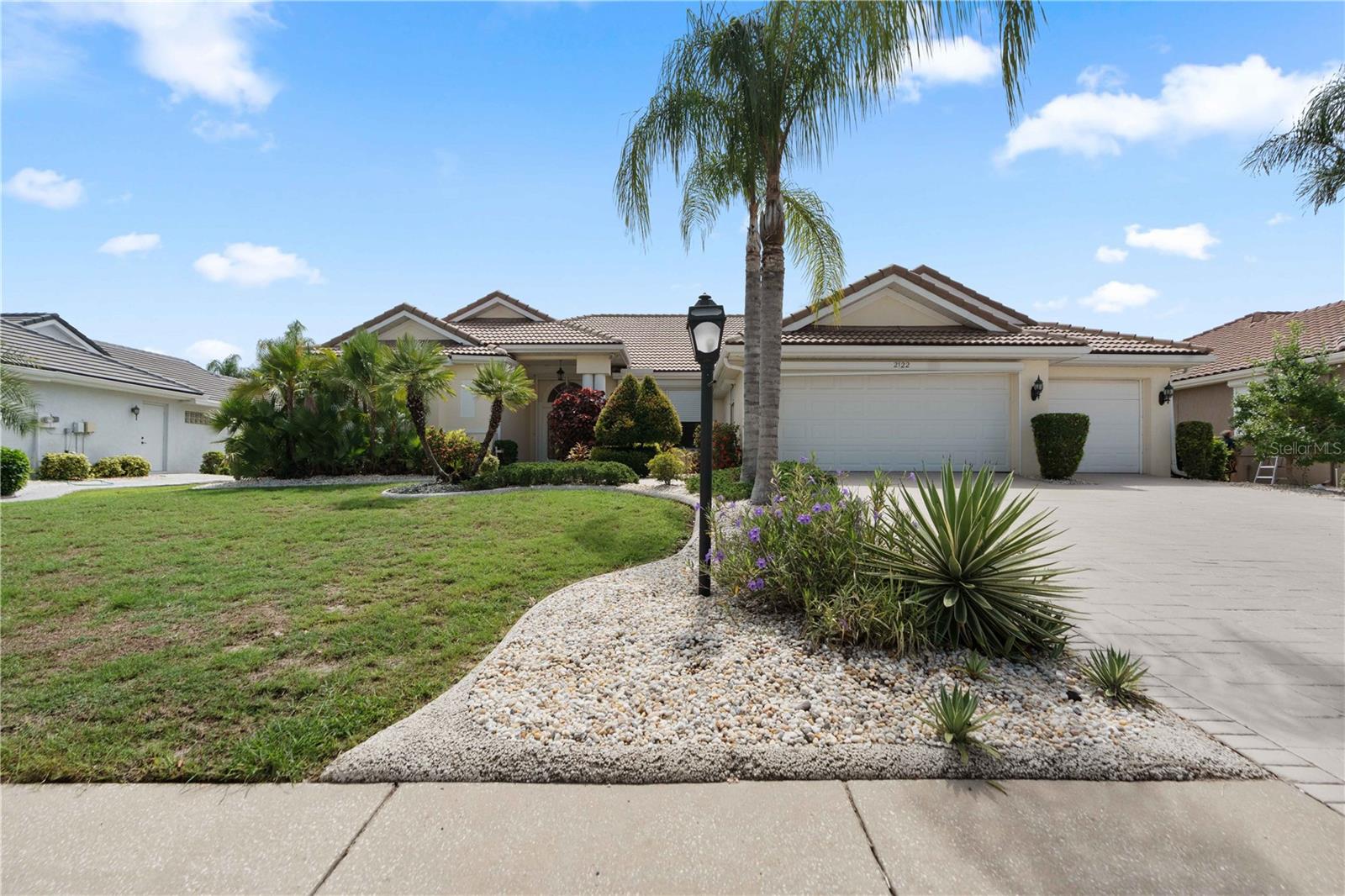 2122 Platinum Dr