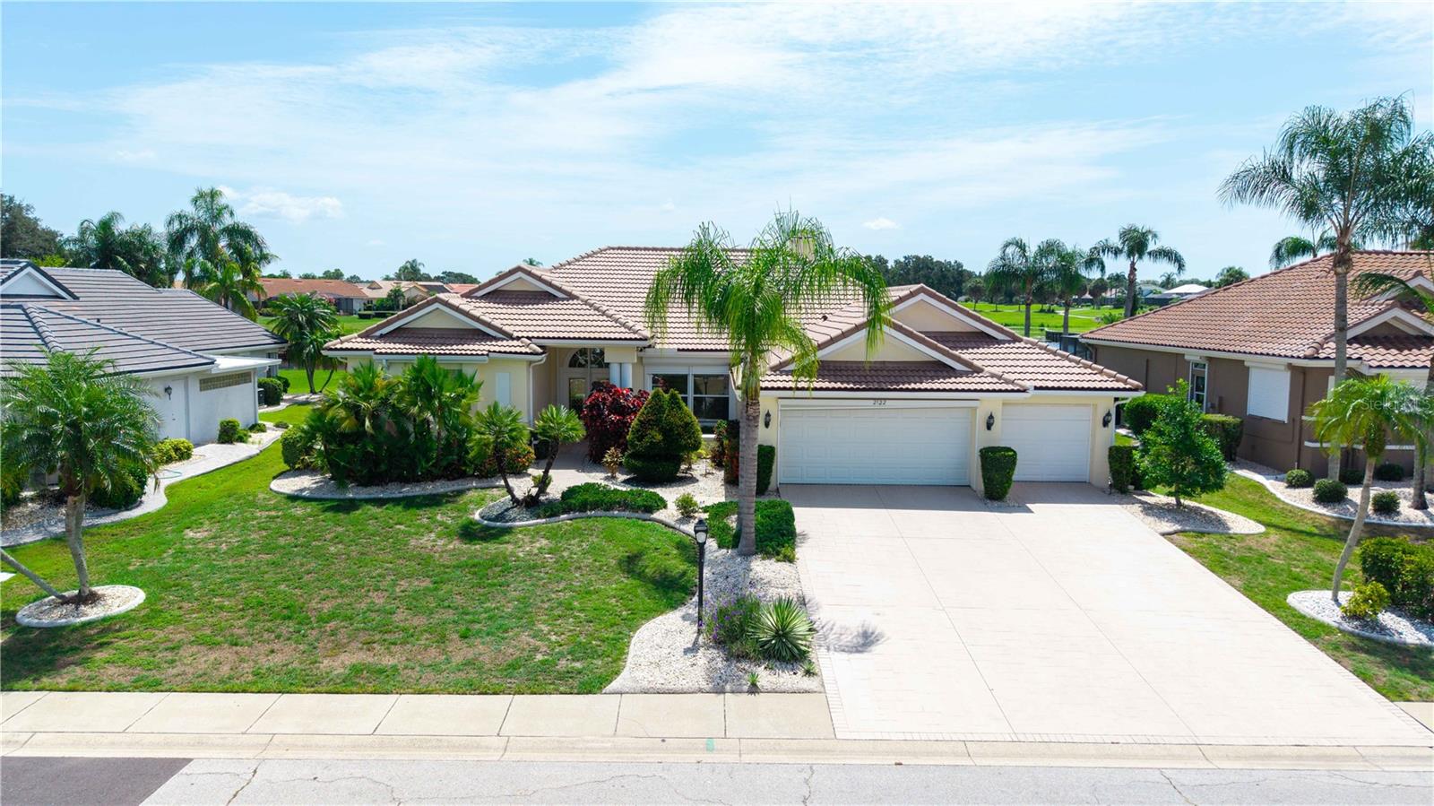 2122 Platinum Dr photo 1